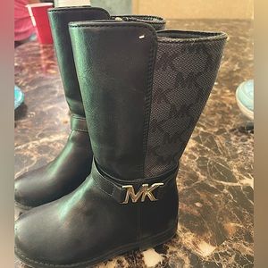 Mk boot size 7 toddler